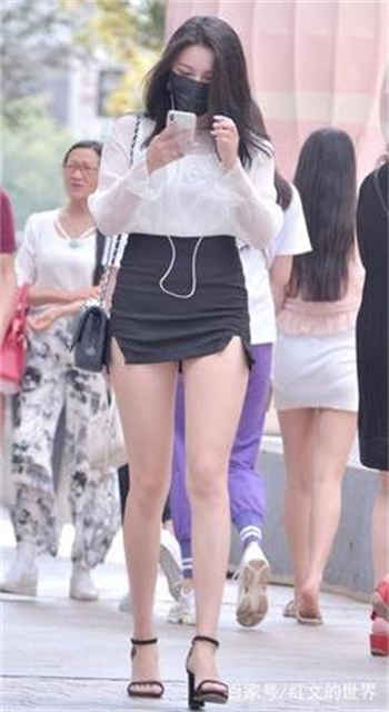 女教师无奈献身小说